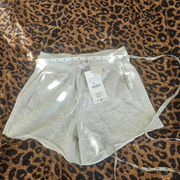 🌿ZARA Gray Women's‎ Shorts - Picture 4 of 4